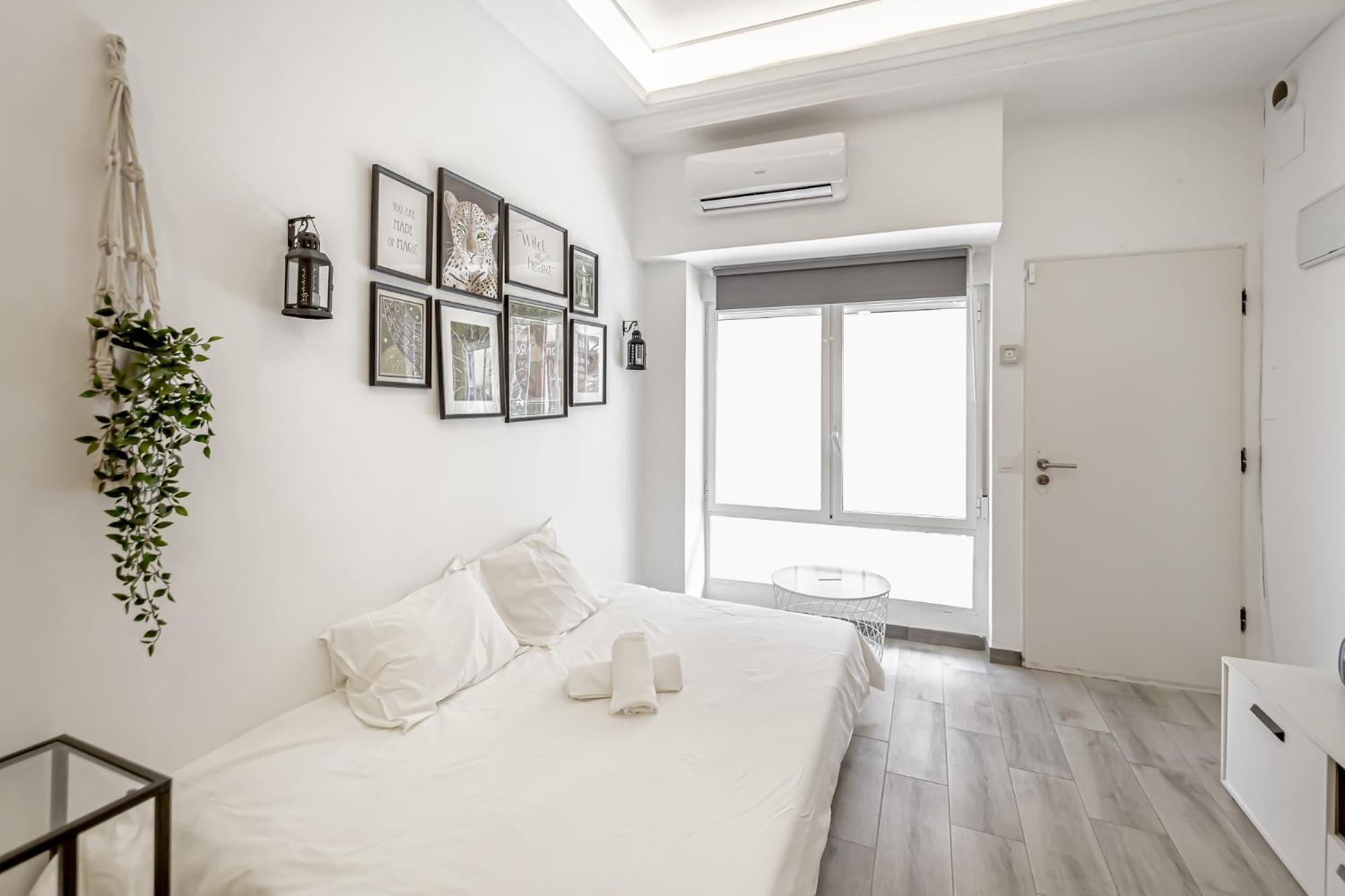 Apartamentos Tetuan Madrid Room photo